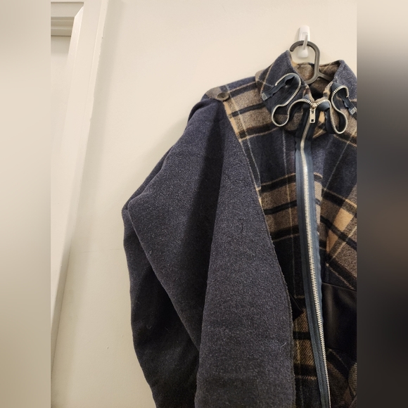 EUC Pocho / Cape - Picture 2 of 4